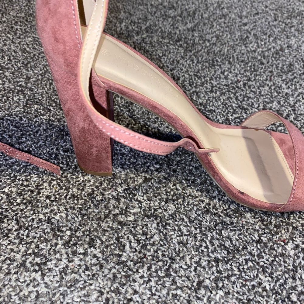 Pink platforms😌💕 - Picture 3 of 4